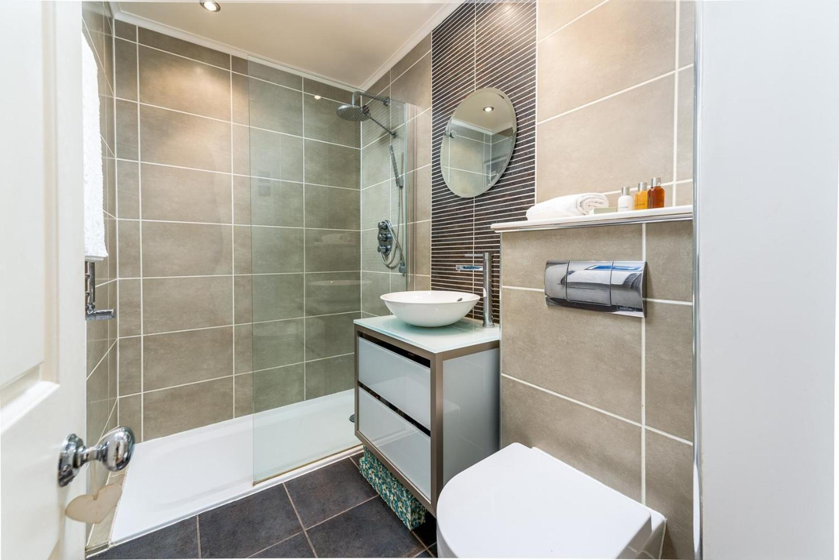 Pleasant Earl'S Court Apartment Near Hyde Park By Underthedoormat London Exteriör bild